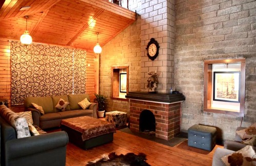 Kumarhatti Villa | EKO STAY - Frost Berry Villa