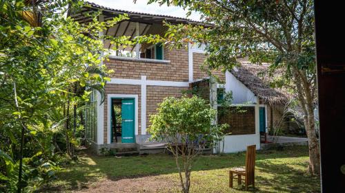 Weligama Hotel | EKUKU lake houses