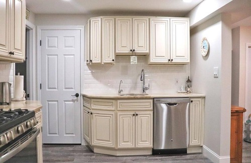 Normandy Beach House | EKUPP116 | Deauville Beach Seashore Cape sleeps 8! 8 Badges - Pets! by Shore Points Vacations