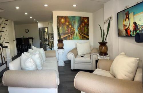 Medellin Apartment | El Balcón De Las Montañas