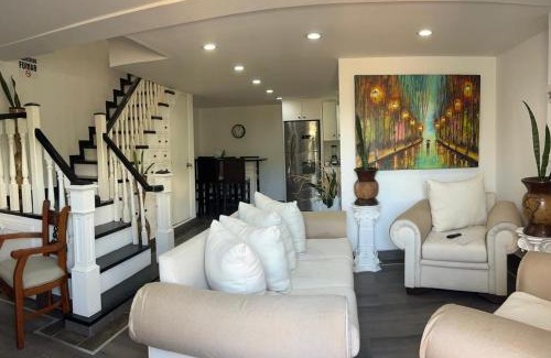 Medellin Apartment | El Balcón De Las Montañas