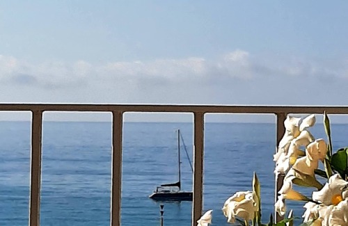 El Roc de Sant Gaieta Apartment | El balcó del Roc. Apartment in 1st line of the sea, two terraces, ideal for families