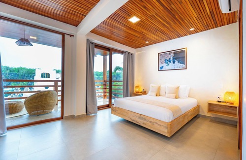 Bahia de la Academia Hotel | El Barranco Galapagos