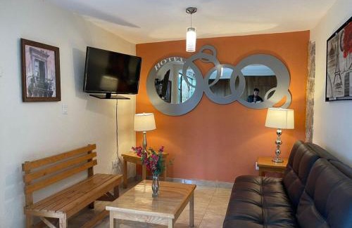 Santa Fe de la Laguna Hotel | El Campirano Restaurante & Hotel
