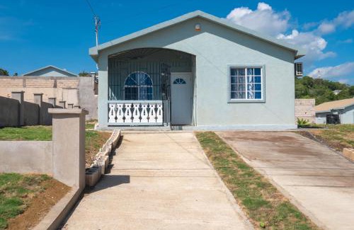 Discovery Bay House | El Casa Azul