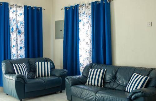 Discovery Bay House | El Casa Azul