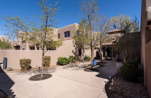 Downtown Santa Fe House | El Corazon by VTrips