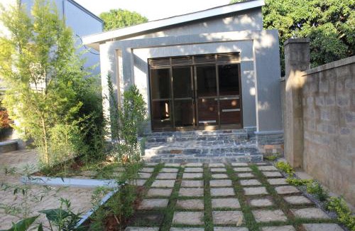 Entebbe Bed & Breakfast | EL-ELYON COUNTRYSIDE Hotel Bwebajja