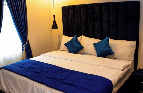 Oshodi-Isolo Hotel | El Elyon Hotel and Suites