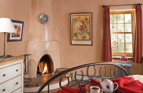 Downtown Santa Fe Bed & Breakfast | El Farolito Bed & Breakfast Inn