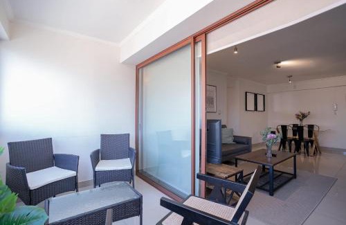 El Golf Apartment | El Golf Family Oasis near Costanera Center