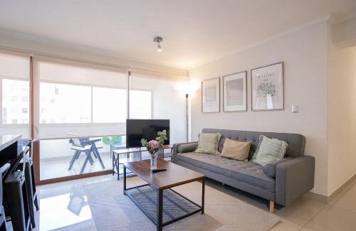 El Golf Apartment | El Golf Family Oasis near Costanera Center