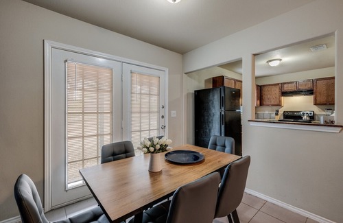 Northwest Los Angeles Heights House | El Monte - 20% OFF Entire 4BR Home in Great Location w/Backyard - Fast WiFi