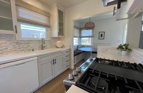 North Redondo House | El Nido Beachlife Cottage in South Bay Los Angeles