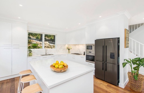 Newport House | El Nido - showcasing magical views of Newport Beach