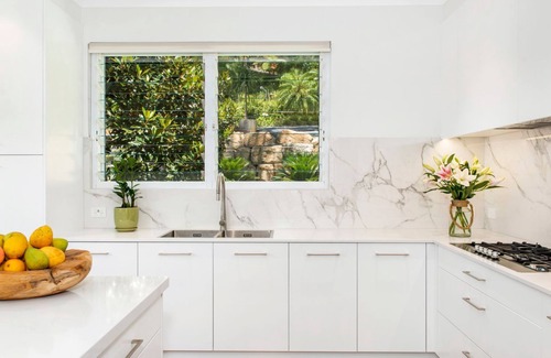 Newport House | El Nido - showcasing magical views of Newport Beach