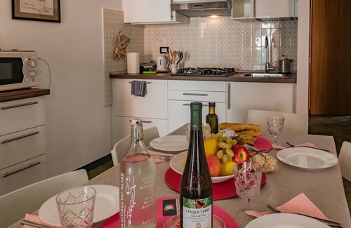 Vernazza Apartment | El Nin Apartment With Terrace