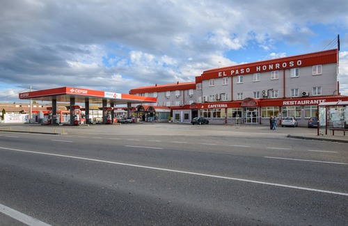 Hospital de Orbigo House | El Paso Honroso