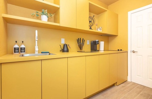 El Portal Apartment | El Portal #1 · Stylish studio apartment in El Portal #1