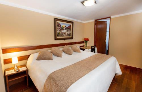 Historical Center Hotel | El Portal De San Lázaro