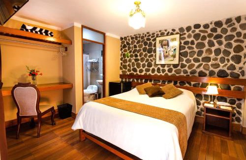 Historical Center Hotel | El Portal De San Lázaro