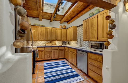 Driftwood House | El Ranchito on 5.78 Acres