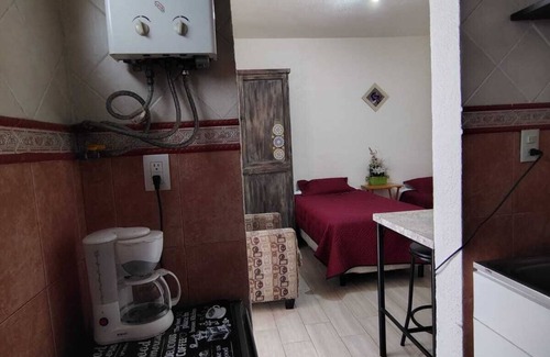 Coyoacan Apartment | El Rinconcito estudio baño-cocina privados, Coyoacán Country Club, zona segura.