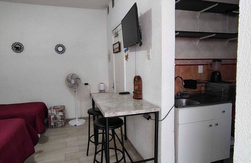 Coyoacan Apartment | El Rinconcito estudio baño-cocina privados, Coyoacán Country Club, zona segura.
