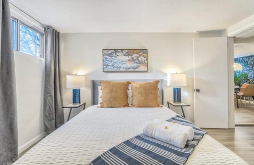 Broadmoor Apartment | El Sereno Bungalow Pet-Friendly Ivywild Flat