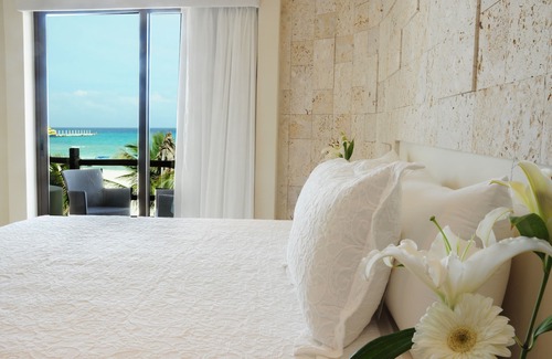 Downtown Hotel | El Taj Oceanfront & Beachside Condo Hotel