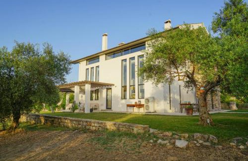 Ronda Villa | El Toro Blanco Luxury Villa in Andalucia