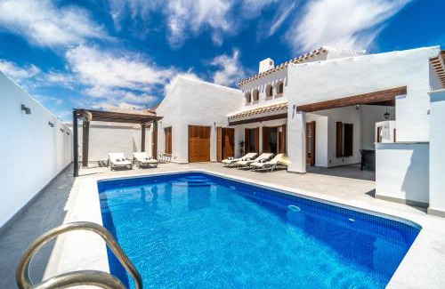 Caserio Los Tarquinos Villa | El Valle Golf Resort- Private Pool- Bbq- Parking