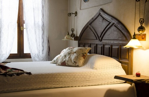Rhodes Old Town Hotel | Elafusa Luxury Apartment