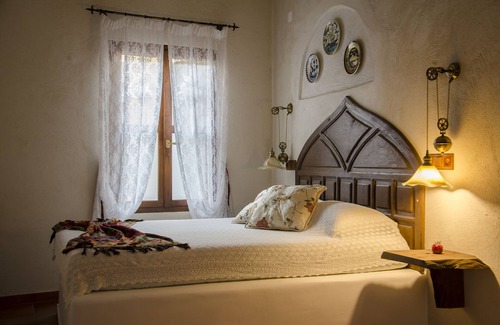 Rhodes Old Town Hotel | Elafusa Luxury Apartment