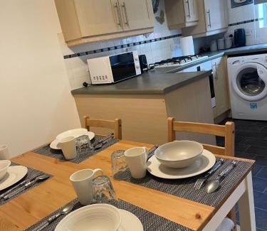 Newark upon Trent Villa | Elani