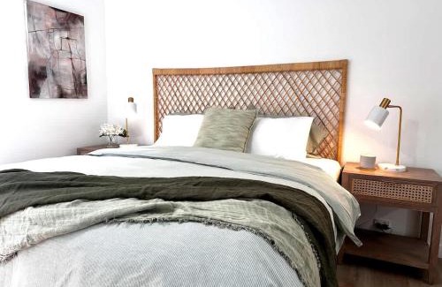 Elanora Heights Apartment | Elanora Escape- Hillside Retreat