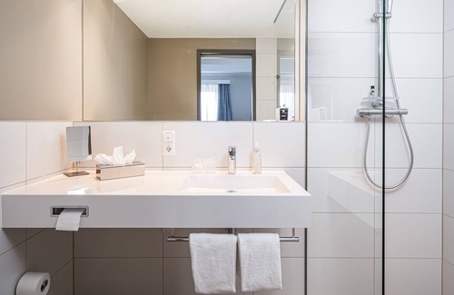 Oberhausen Apartment | elaya hotel oberhausen, ehem. Arthotel ANA Living Oberhausen