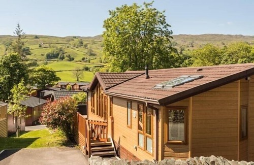 Troutbeck Cottage | ELDER LODGE, pet friendly, with a garden in Windermere