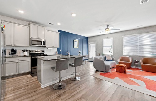 Decatur House | Electric & Vibrant home 15 min from Downtown ATL