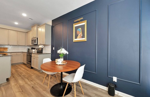 Decatur House | Electric & Vibrant home 15 min from Downtown ATL