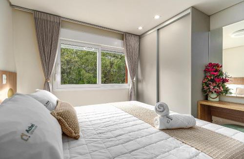 Vila Suzana Apartment | Elegância e Conforto em Canela by Achei