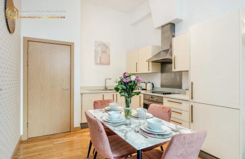 Becontree Apartment | Elegance - 3 Bedroom Flat Barking, Dagenham, London
