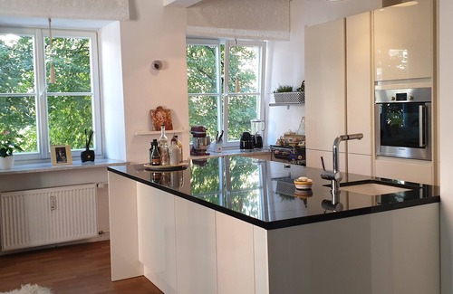 Neuschwabing Apartment | Elegance & Light in Schwabing