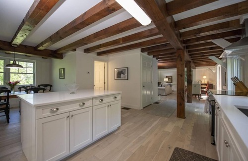 West Hartford House | Elegance Meets Rustic Charm: Vermont 3-Bed Retreat