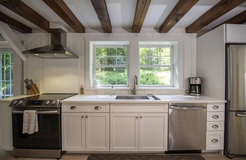 West Hartford House | Elegance Meets Rustic Charm: Vermont 3-Bed Retreat