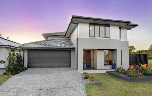 Banksia Beach House | Elegance on Callisia
