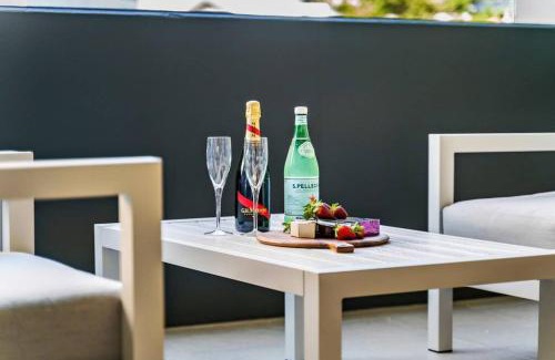 Terrigal Apartment | Elegance on Pine - by Coast Hosting