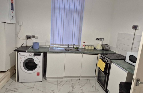 Openshaw Apartment | Elegance Suite
