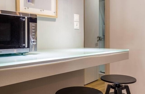 Vouliagmeni Apartment | Elegance Vouliagmeni Gem Luxury Apt, Walk to Beach