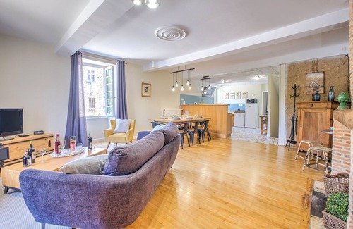 Saint-Jean-de-Cole Apartment | Elegant 150m² with castle view – 3-bedroom stay in the heart of authentic Périgord